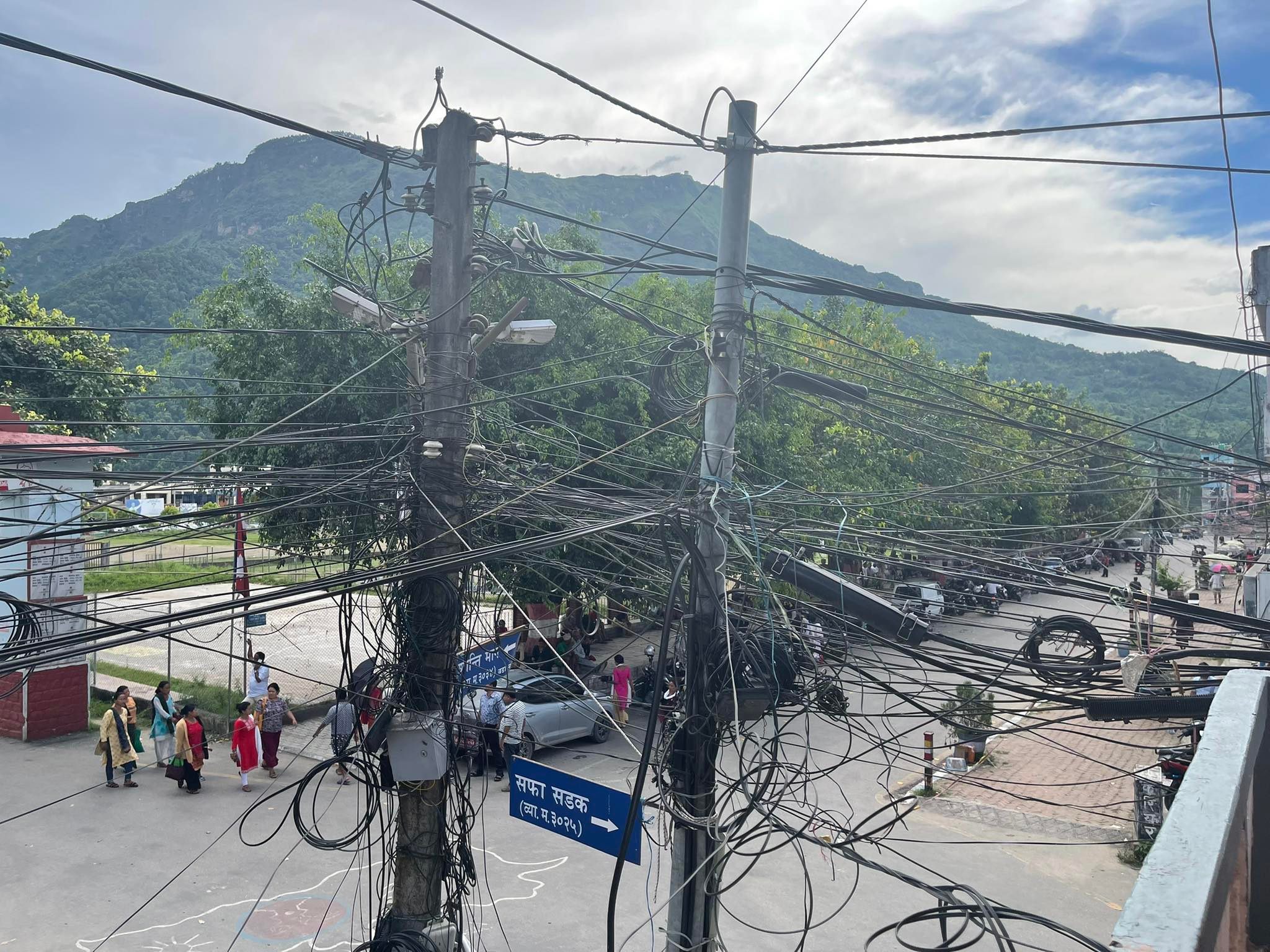 गञ्जागोल तार, कुरुप बन्दै बजार