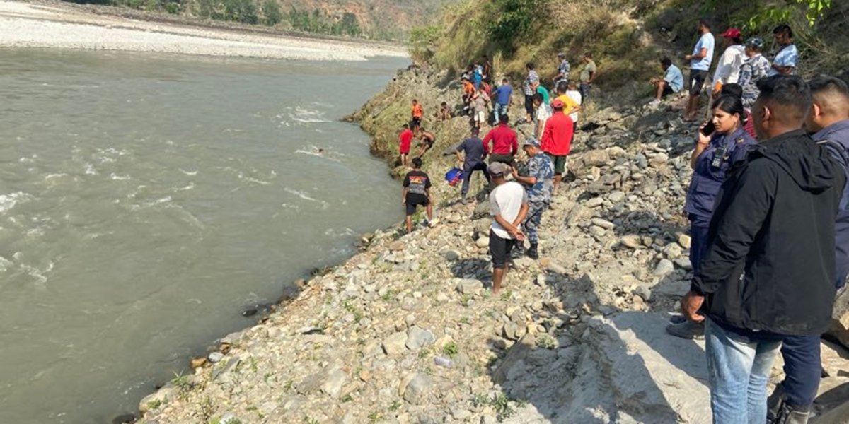 भेटिएनन् अझैपनि सुनकोशीमा बेपत्ता ३ कर्मचारीहरु