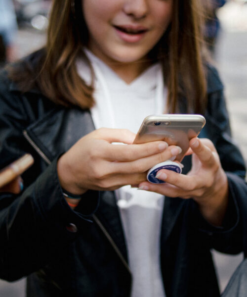 अत्यधिक मोबाइल प्रयोगको बेफाइदा : स्वास्थ्य विज्ञहरूको चेतावनी