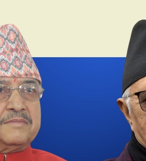 शेखर कोइरालालाई सँगै राखेर पत्रकार सम्मेलन गर्दै कांग्रेस कार्यवाहक सभापति खड्का