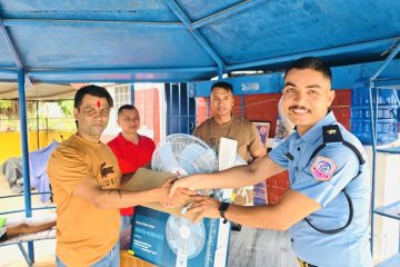 जन्मदिन को  उपलक्ष मा तुलसीपुर प्रहरी चौकीमा पंखा जडान